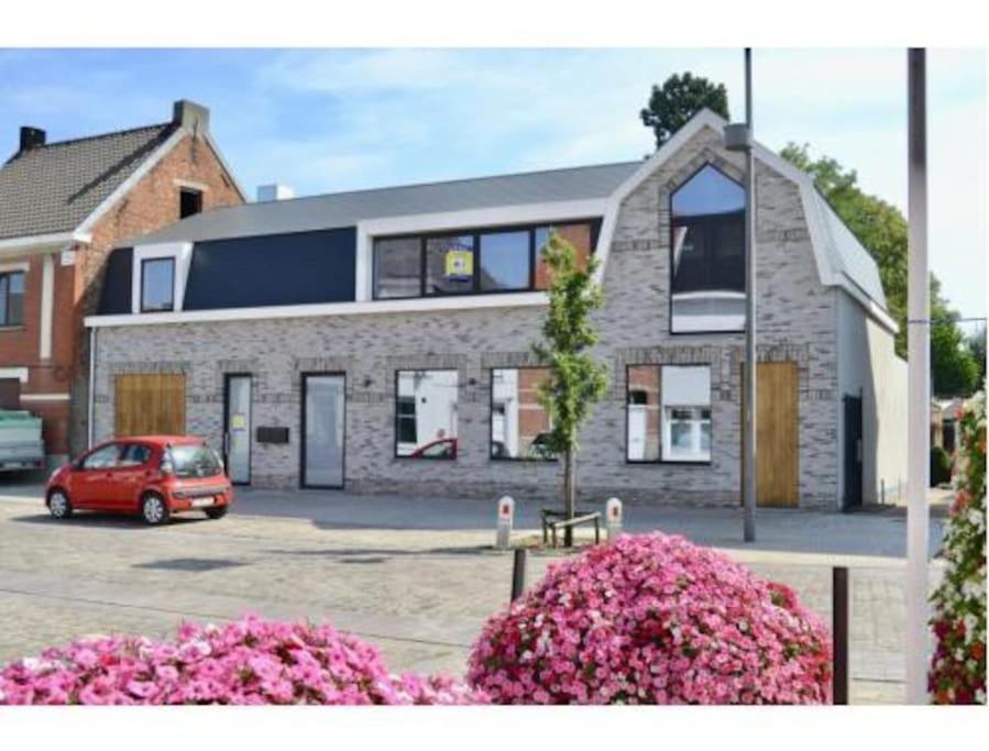 Leuk Overnachten In Hartje Laarne, Dicht Bij Gent! Ngoại thất bức ảnh